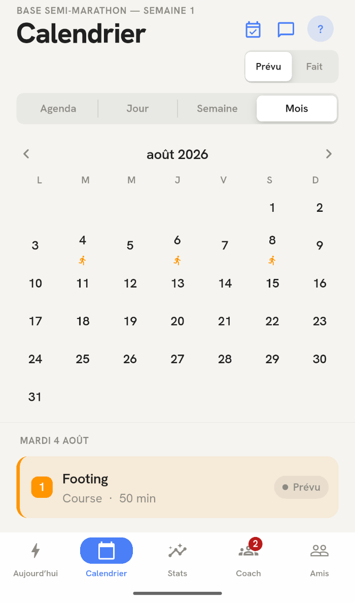 Le calendrier de Goatching en vue Mois : les jours de séance marqués d'un point, et le détail d'un footing prévu le mardi 4 août.